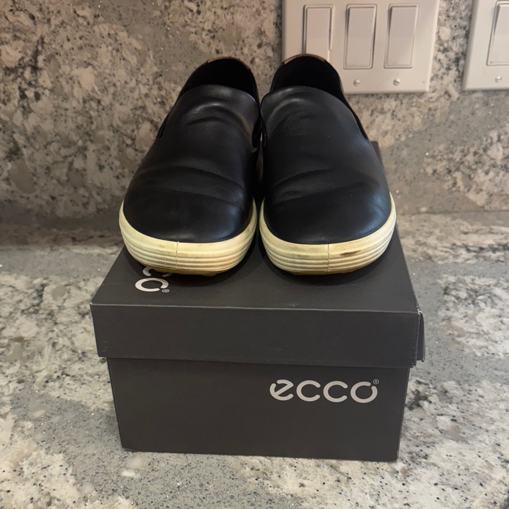 Ecco Black Leather Casual Slip-Ons